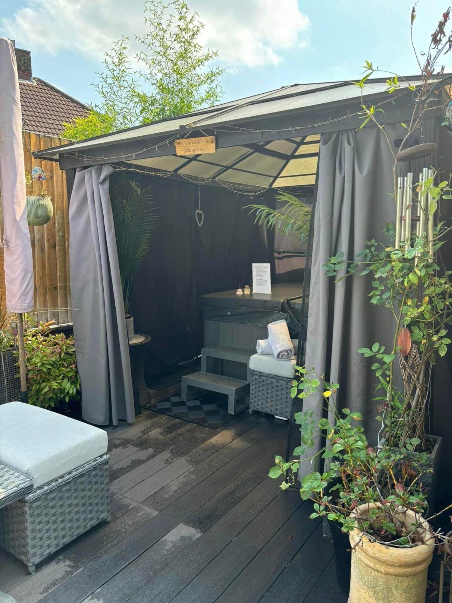 Secret Gem 1 Bed Garden Flat Private Luxury Hot Tub Bournemouth Exterior foto