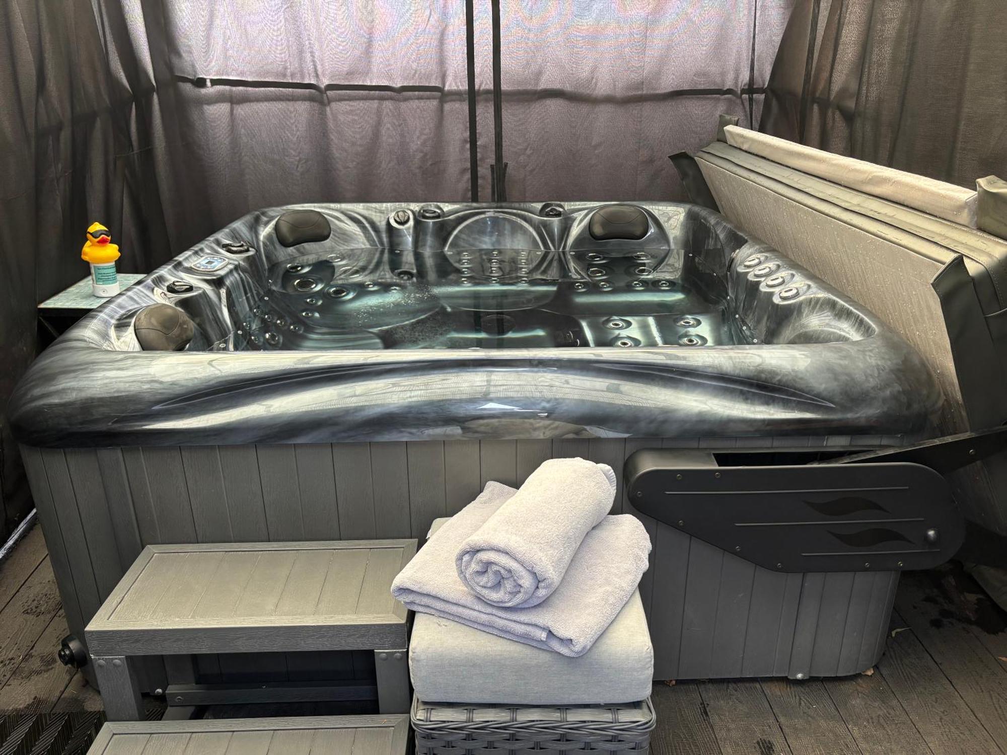 Secret Gem 1 Bed Garden Flat Private Luxury Hot Tub Bournemouth Exterior foto